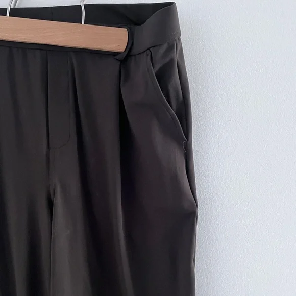 Halara Flex™ High Waisted Pocket Straight Leg
Work Pants medium green kaki - Picture 3 of 7